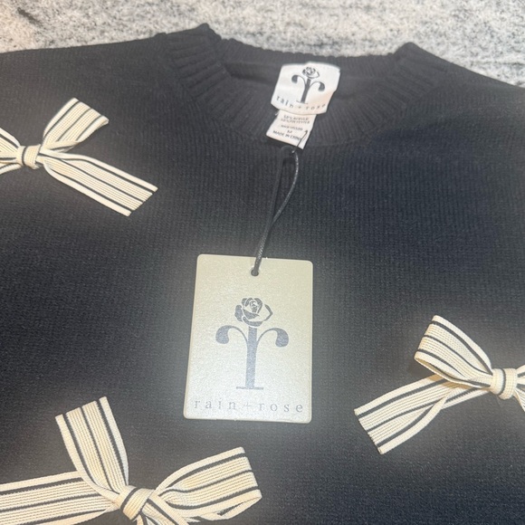 Chic Black Crew Neck, Bow Sweater - Picture 7 of 10